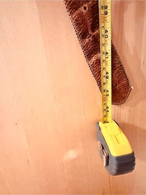 Brown leather belt/gold ring
